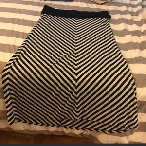 Torrid Black & White Stripes Maxi Skirt Size 2/2X